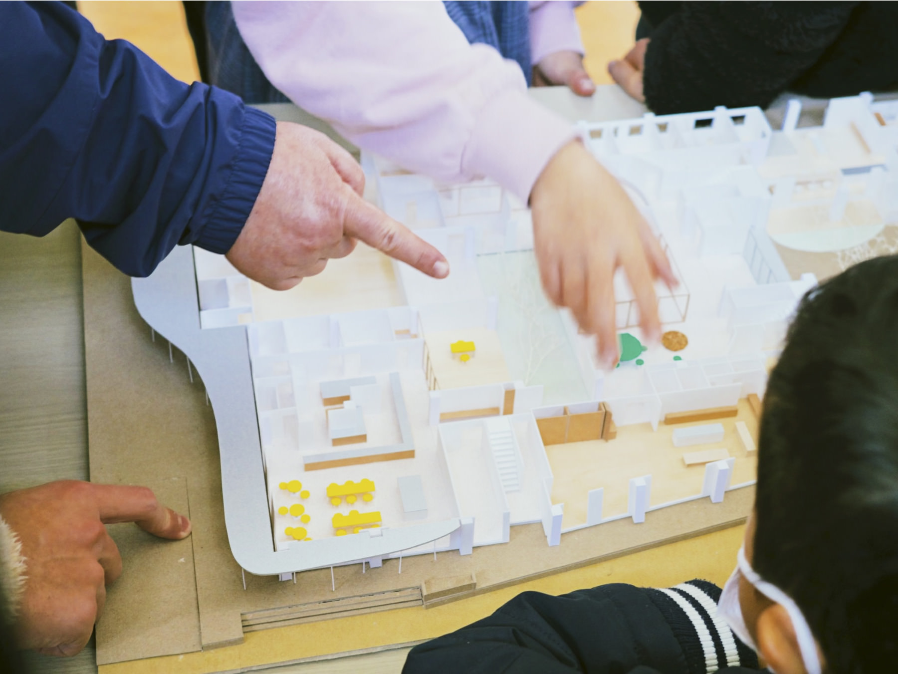 児童養護施設森の木 大規模施設改修案プロジェクト。矢橋徹建築事務所の模型を使って、子どもたちとワークショップ